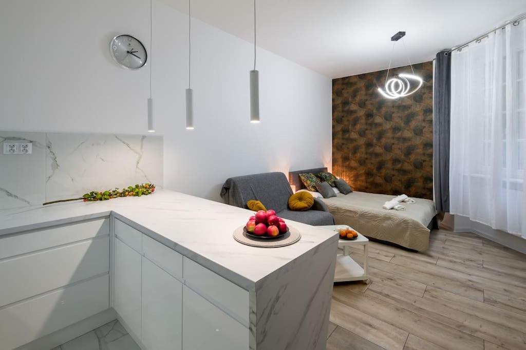 Charming Apartment In Calm And Central Area Krakow Bagian luar foto